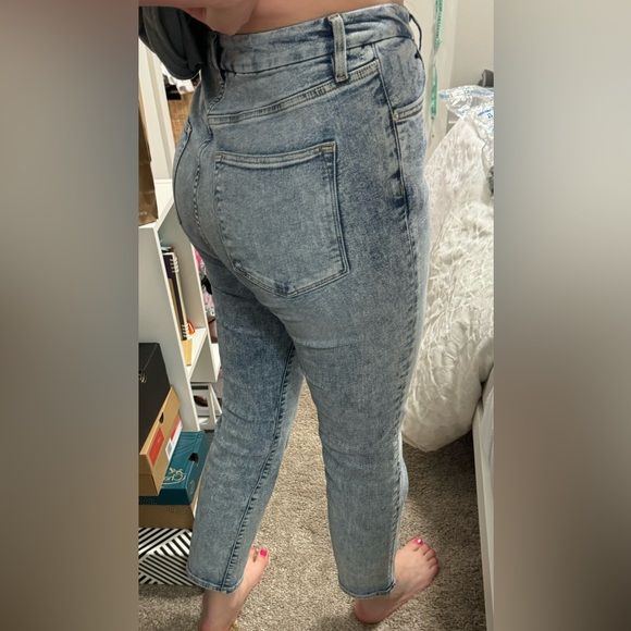 H&M Straight Leg Acid Wash Jeans - Picture 8 of 8